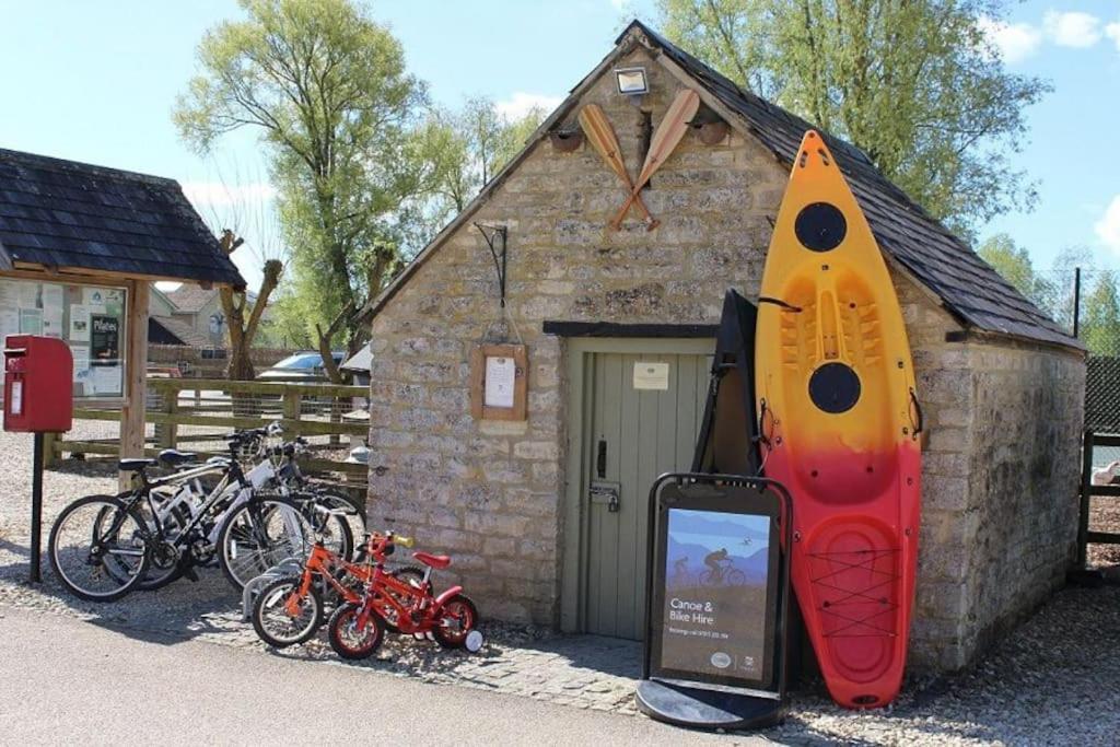 Somerford Keynes Blueberry Cottage - Lower Mill Estate מראה חיצוני תמונה